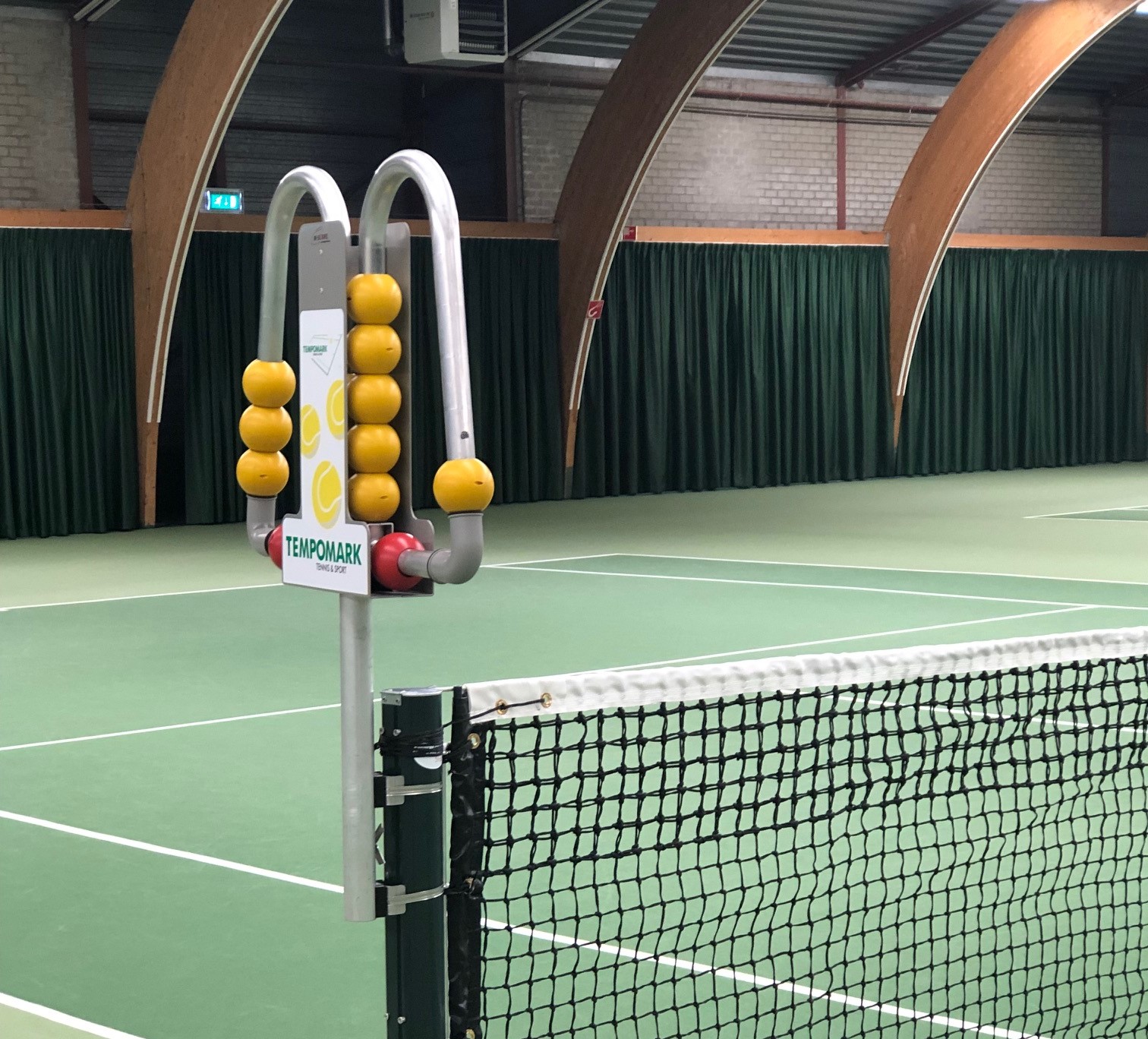 Tennis scorebord met schuifkogels